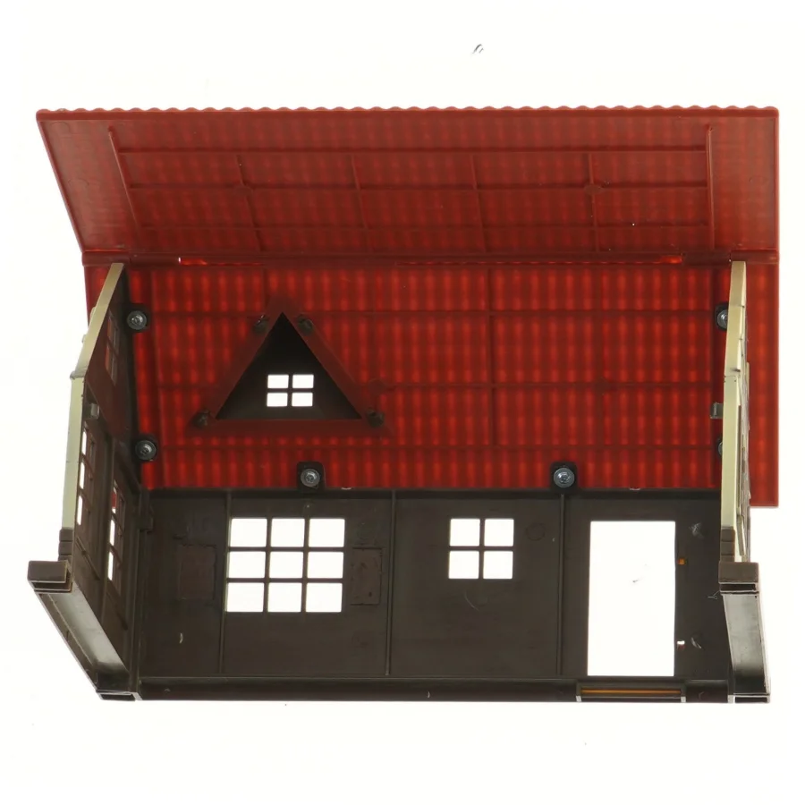 Legehus med figurer (str. 24x14x15 cm)