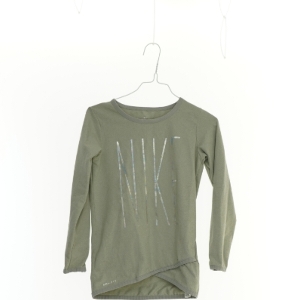 Bluse fra Nike (str. 104 cm)