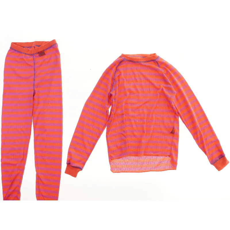 Skiundertøj. Stribet sæt med bluse og bukser fra Alpine (str. 152)