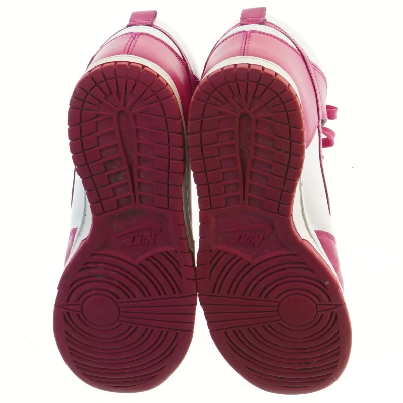 Nike basketball sko, str. 39 fra Nike (str. 39 )