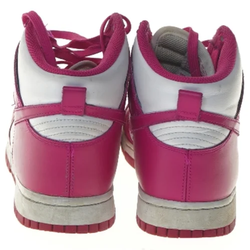 Nike basketball sko, str. 39 fra Nike (str. 39 )