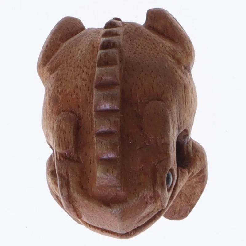 Håndskåret træfigur af frø (str. 5,5x4 cm)