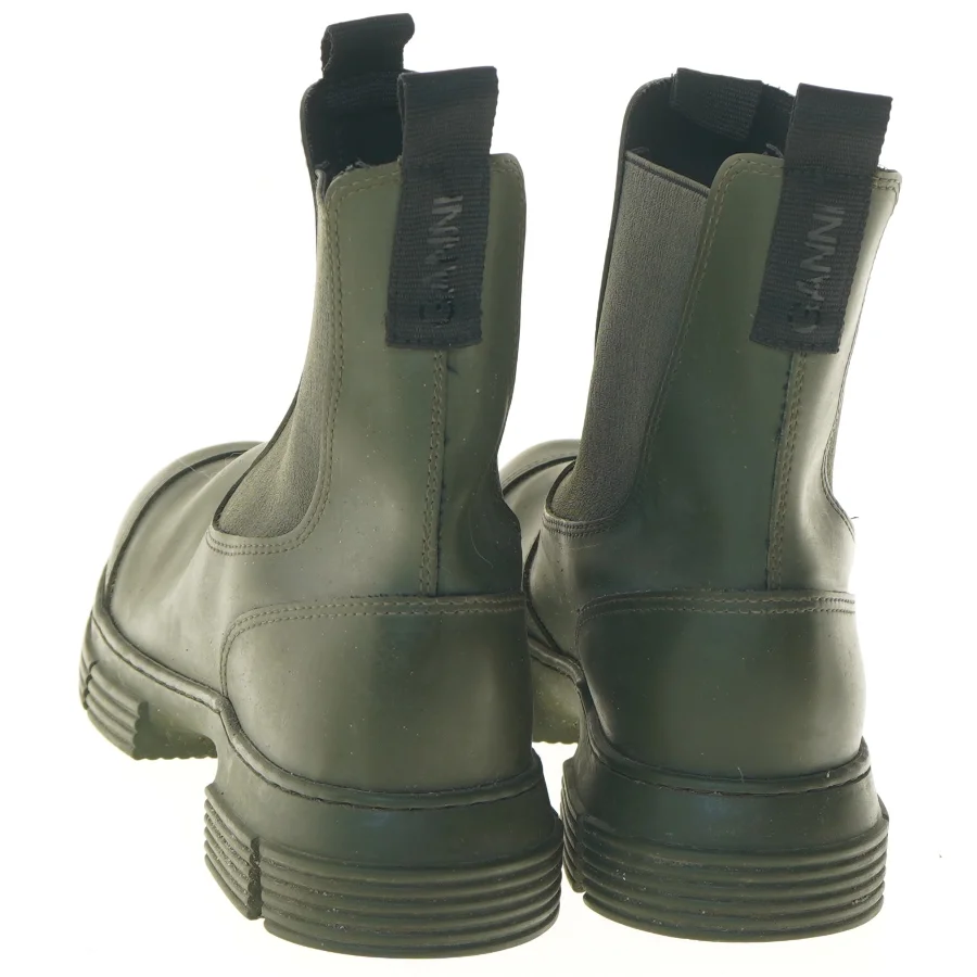Ganni. Nypris 2600kr. Grønne støvler, størrelse 41 fra Ganni (str. 41 )