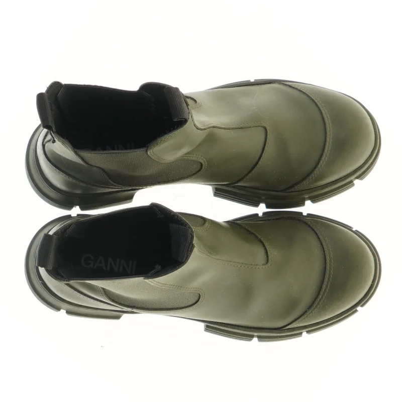 Ganni. Nypris 2600kr. Grønne støvler, størrelse 41 fra Ganni (str. 41 )