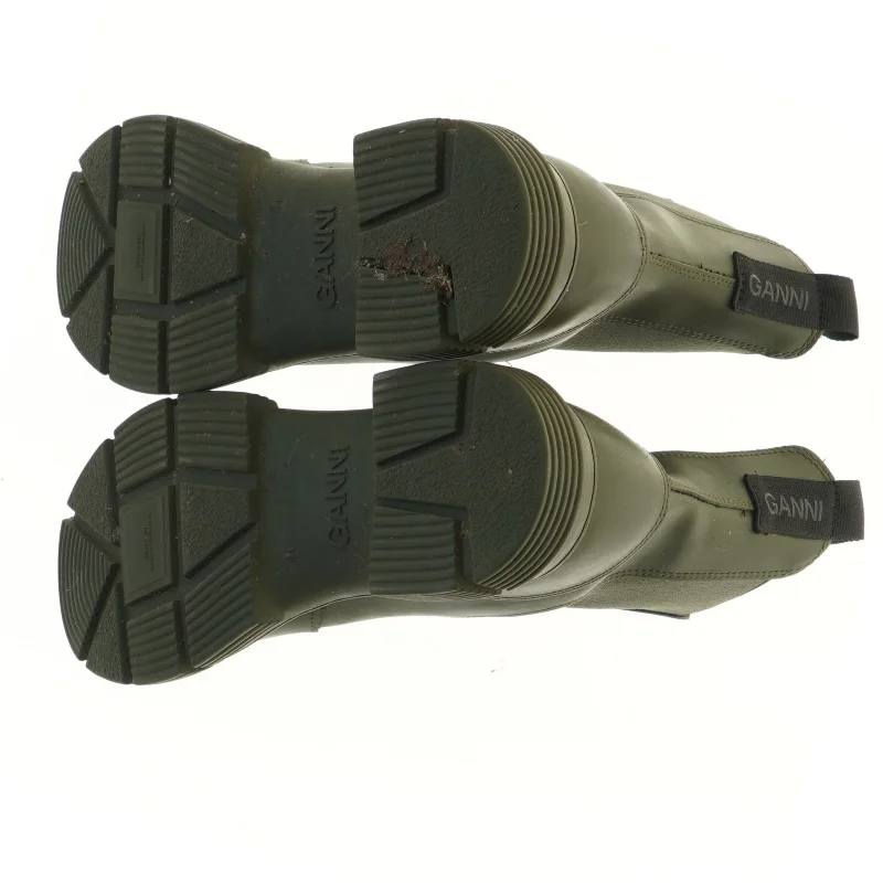 Ganni. Nypris 2600kr. Grønne støvler, størrelse 41 fra Ganni (str. 41 )