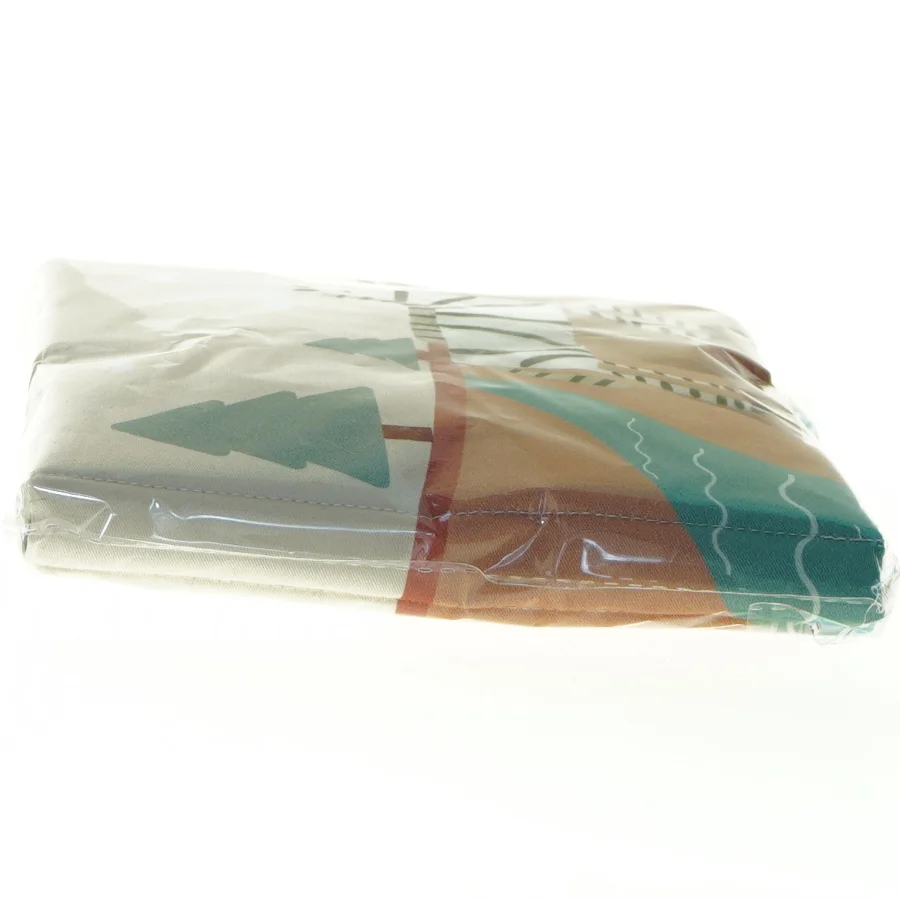 Bomuldsstof med dyre- og naturmotiv fra Søstrene Grene (str. 14 x, 15 cm)