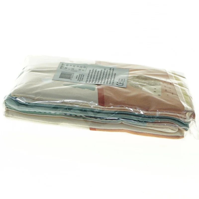 Bomuldsstof med dyre- og naturmotiv fra Søstrene Grene (str. 14 x, 15 cm)