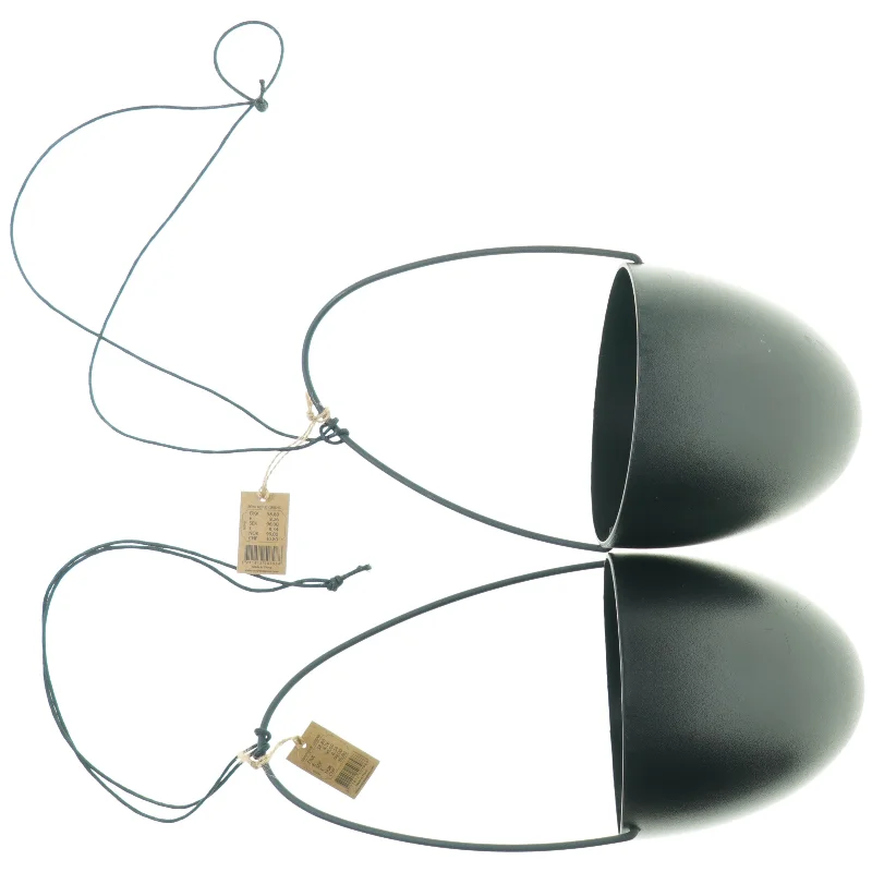 Potter hængende fra Søstrene Grene (str. 16 x 13 x 37 cm)