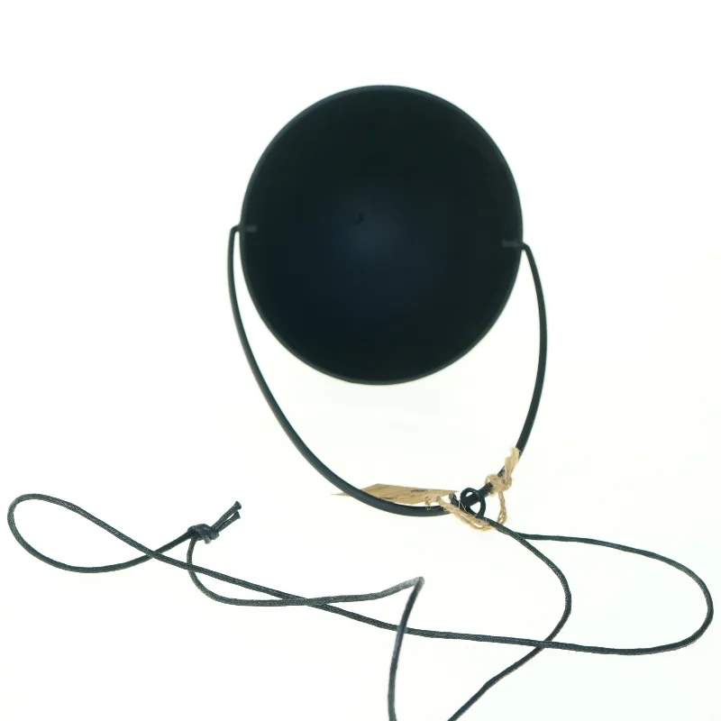 Potter hængende fra Søstrene Grene (str. 16 x 13 x 37 cm)