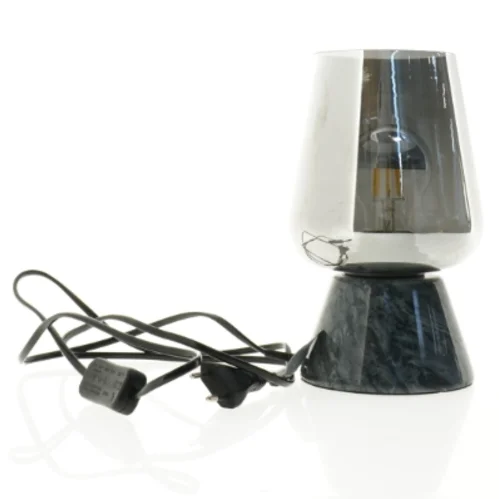 Bordlampe med marmor base fra Søstrene Grene (str. 23 x 14 cm)
