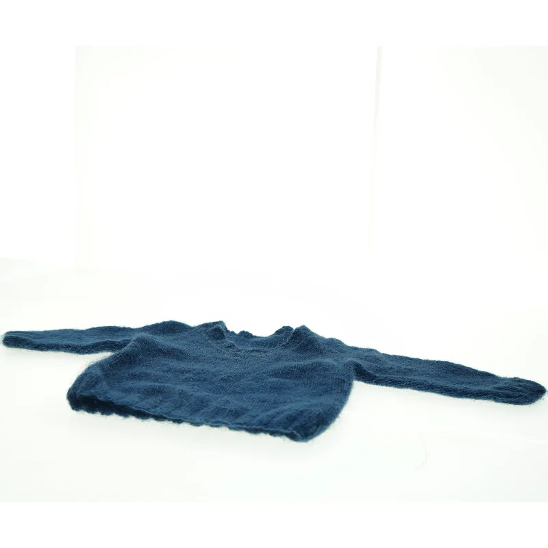 Blå Striktrøje (str. 31 x 26 cm ærme 18 cm)