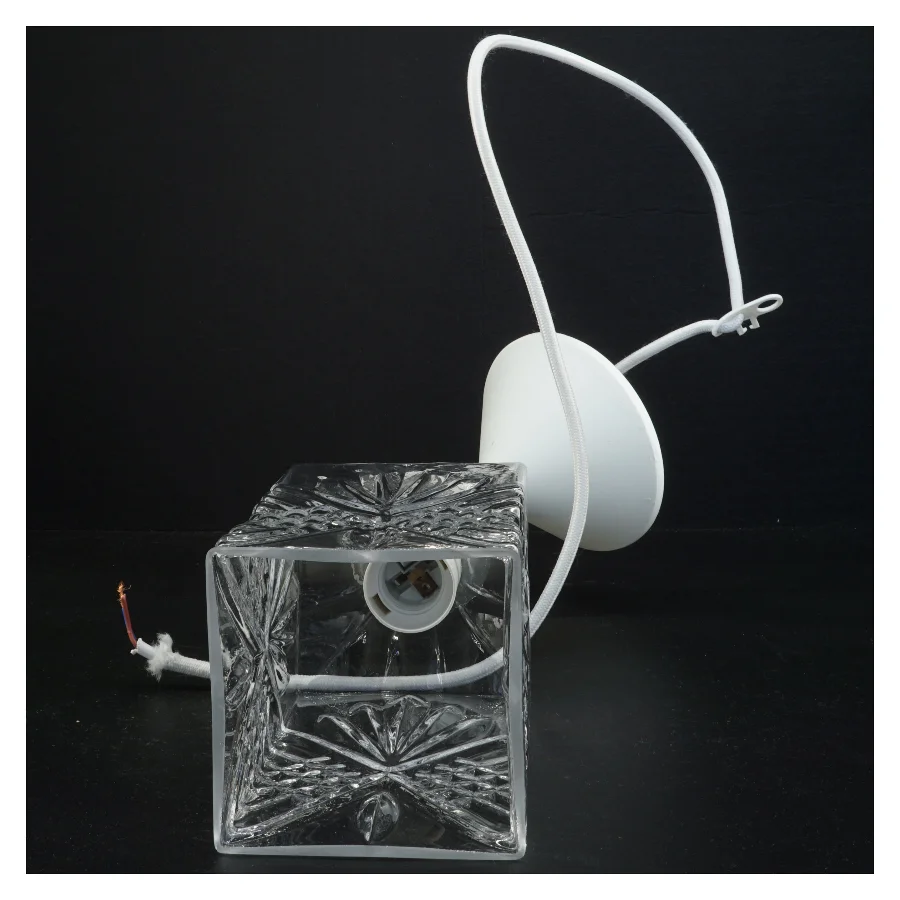 Lampe til ophæng (str. 23 x 10 cm)