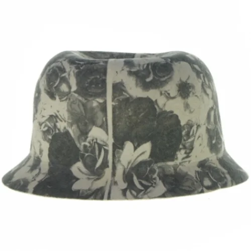 Designer Hat fra Christophe Coppens (str. 25)