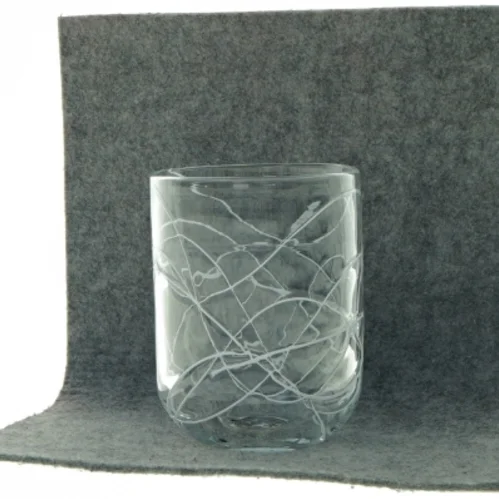 Flot lille glasvase  (str. O 10 cm)