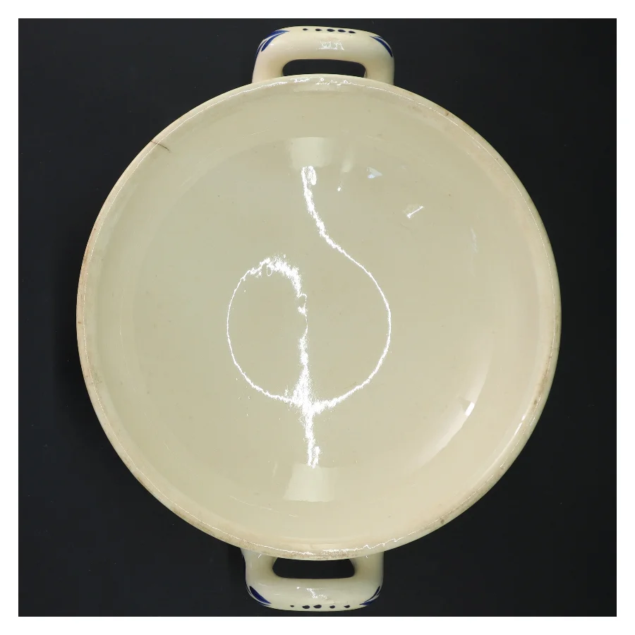 To keramikserveringer med låg fra U&C (str. ø 26 cm, og ø 22 cm cm)