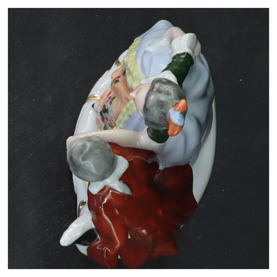 Porcelænsfigur af par (str. 12x8 cm)