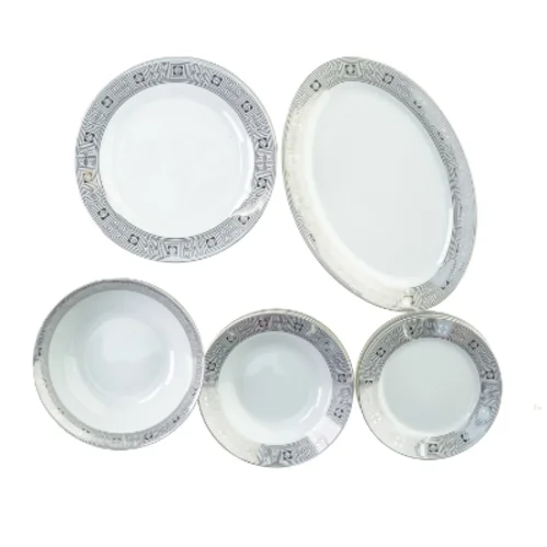 Tallerkener og fad fra Royal Porcelæn 24 K Guld (str. Blandet)