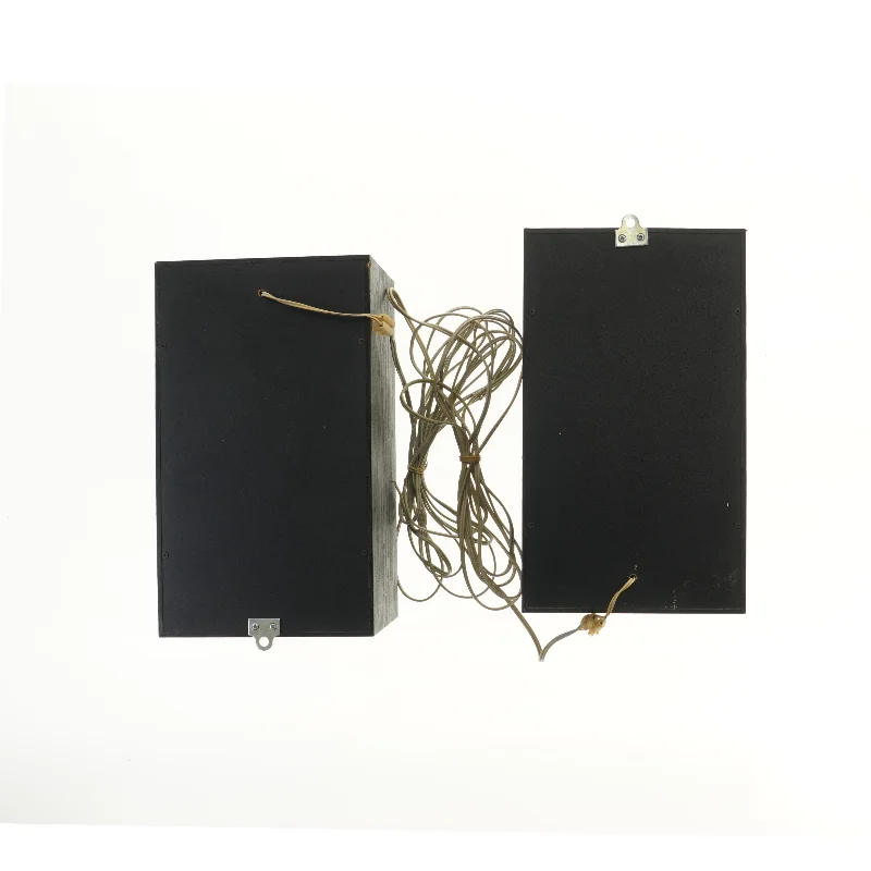 Sorte højtalere med kabler (str. 38x22x18 cm)