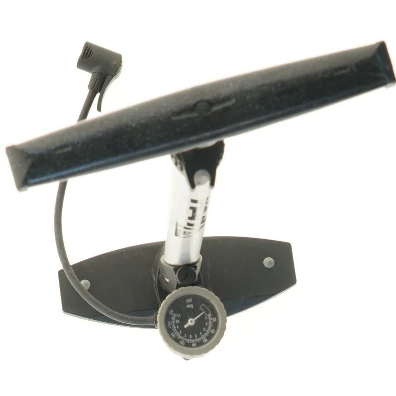 Cykelpumpe med trykmåler (str. 62x24 cm)