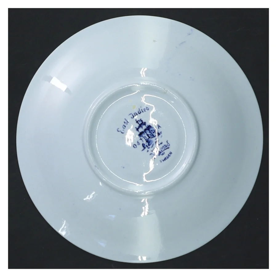 Porcelænstallerken med blåt mønster (str. Ø 15 cm)