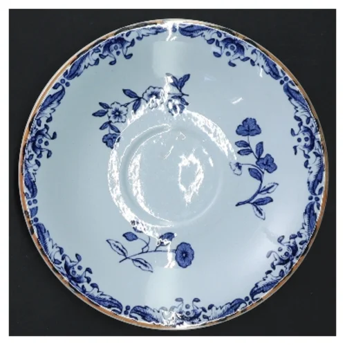 Porcelænstallerken med blåt mønster (str. Ø 15 cm)