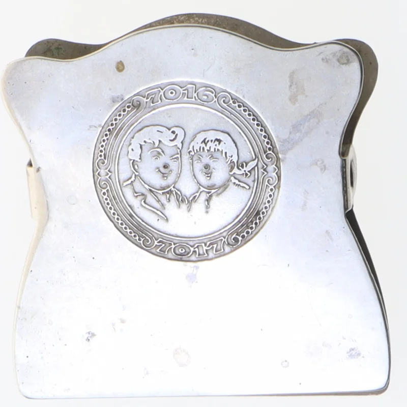 Antik metalklemme (str. 6x6 cm)