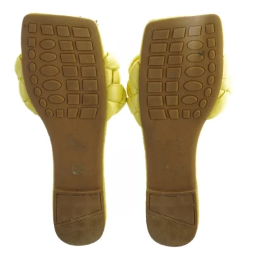 Gule flettede sandaler (str. 39 )