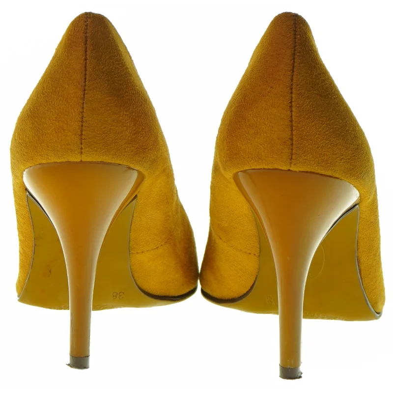 Stiletter fra Graceland (str. 38)