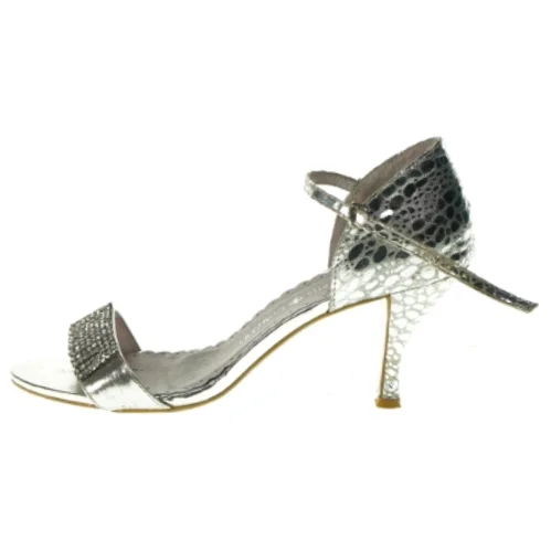 Stiletter - Friis & Company (str. 38)