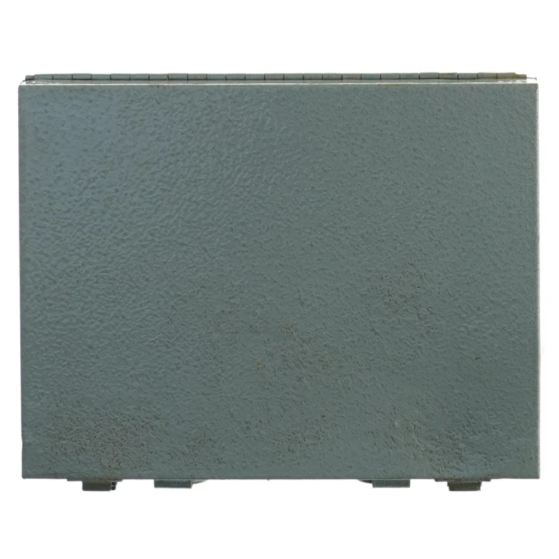 Lille grå metalkuffert (str. 23 x 17 x 4 cm)