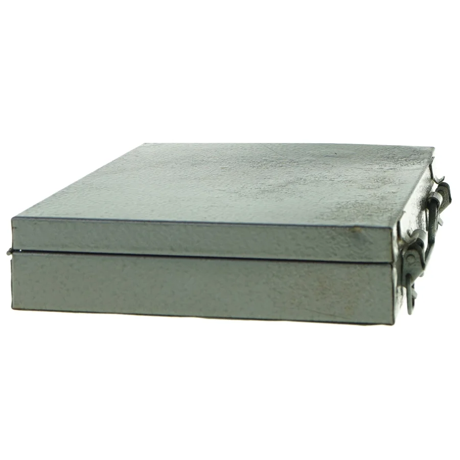 Lille grå metalkuffert (str. 23 x 17 x 4 cm)