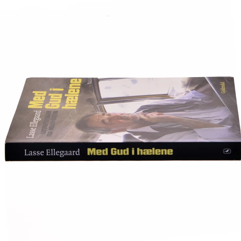 Med Gud i hælene : livsreportager fra Mellemøsten af Lasse Ellegaard (Bog)