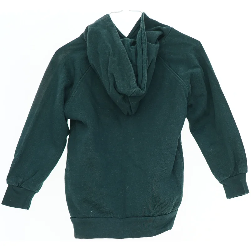 Mørkegrøn hættetrøje med knudemotiv fra Soft Gallery  (str. 110)