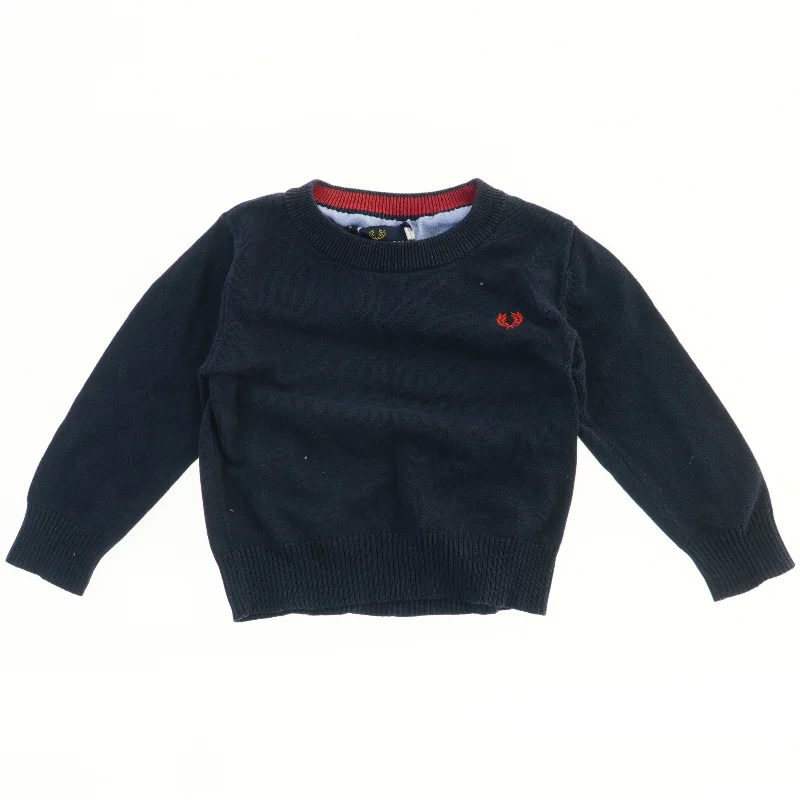 Børnesweater fra Fred Perry (str. 92)