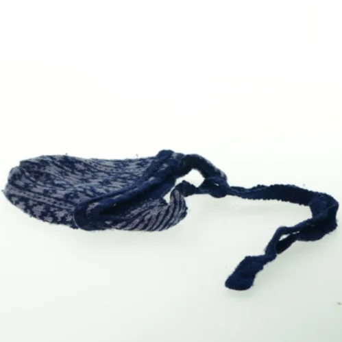 Strikhue med øreklapper (str. Ø. 17 cm)