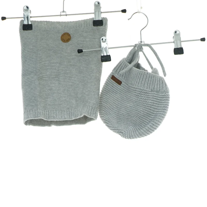 Halsedisse og babyhue fra H&M (str. 80 cm)