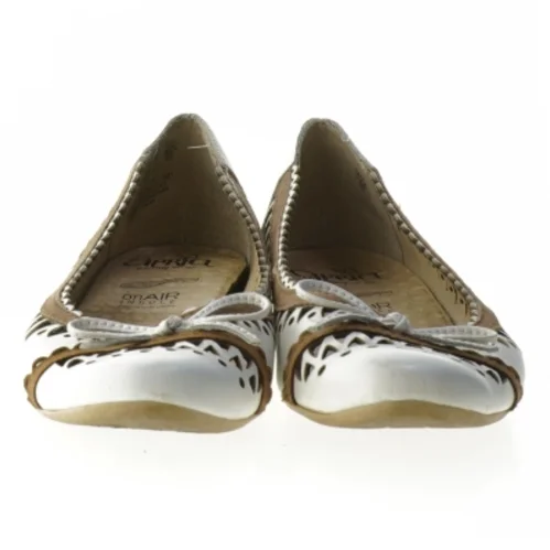 Hvide kvinde ballerina sko fra Caprice (str. 35 )