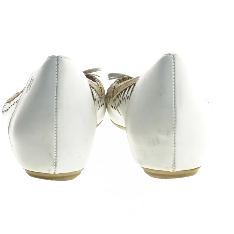Hvide kvinde ballerina sko fra Caprice (str. 35 )