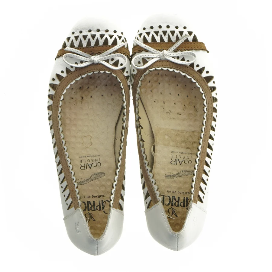 Hvide kvinde ballerina sko fra Caprice (str. 35 )