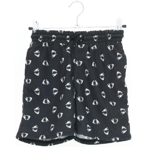 Børne badebukser med hajdesign fra VRS (str. 116)