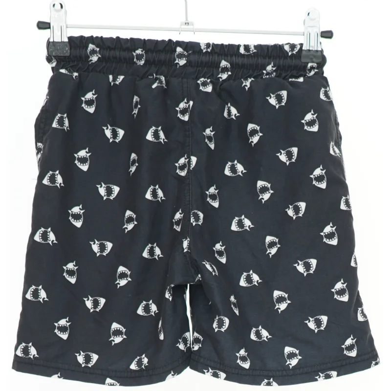 Børne badebukser med hajdesign fra VRS (str. 116)