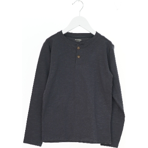 Langærmet bluse med knapper fra Friends (str. 134)