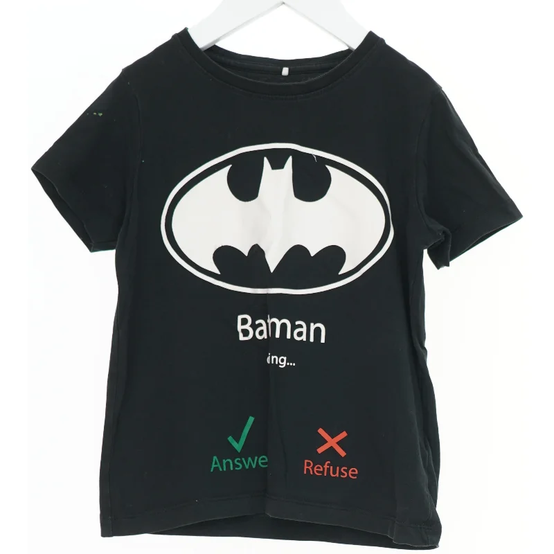 Sort T-shirt med Batman-logo fra Name It (str. 116)