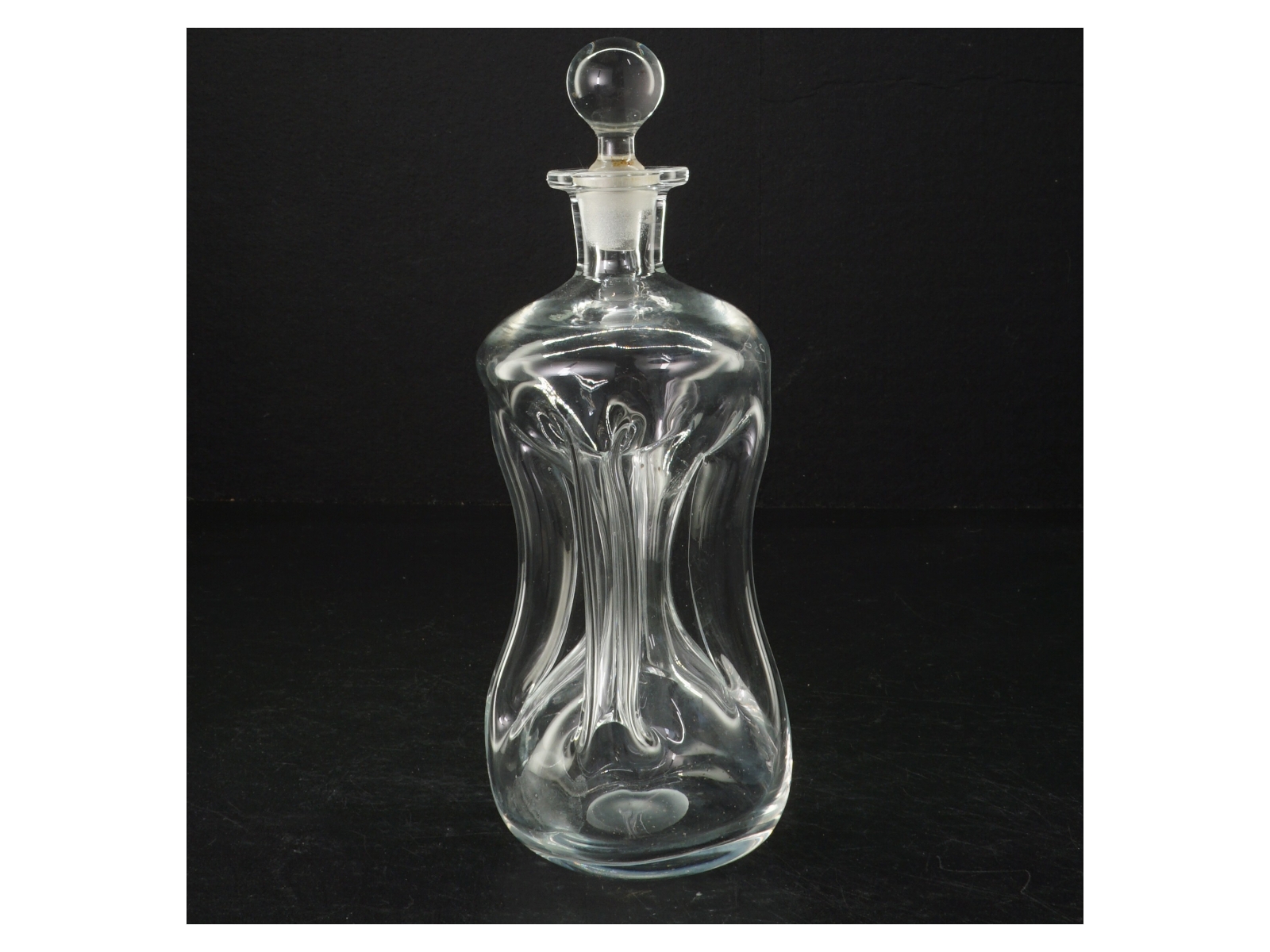 Glas karaffel med prop, klukflaske (str. 21 cm. 7 cm i diameter)