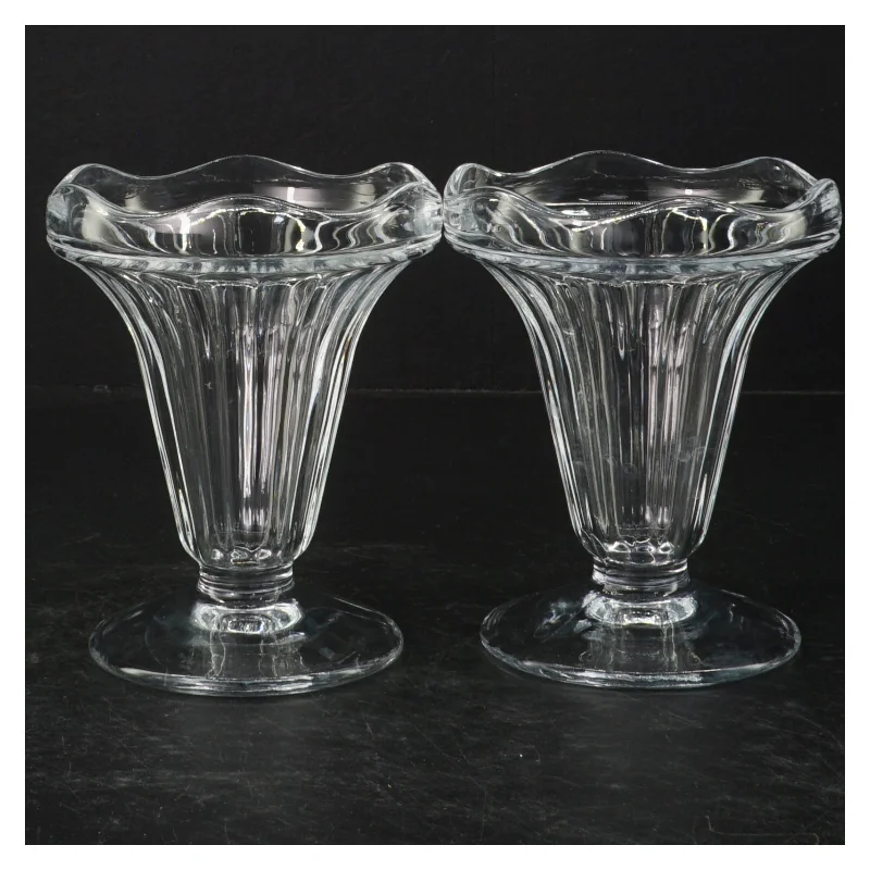 Glas til isdessert (str. Ø. 11 cm. længde, 13,5 cm)