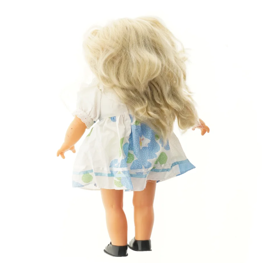 Dukke med blond hår (str. 49,5 cm)