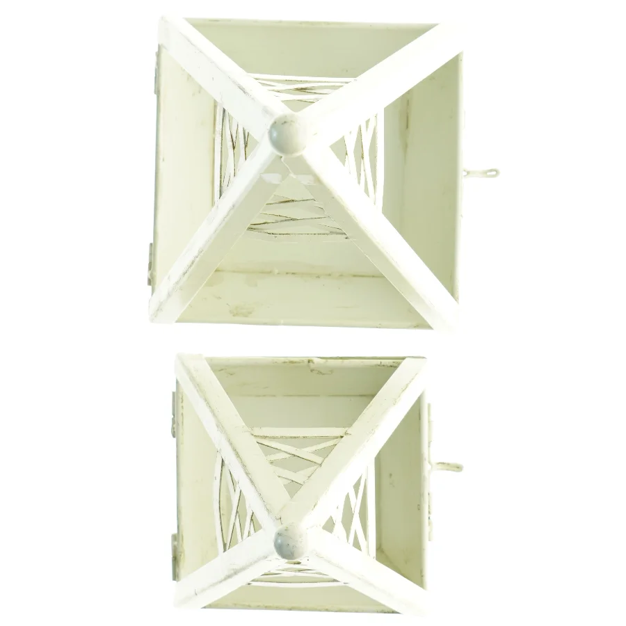 Metal lanterner (str. 41 x 19 x 19 cm og 35 x 16 x 16 cm)
