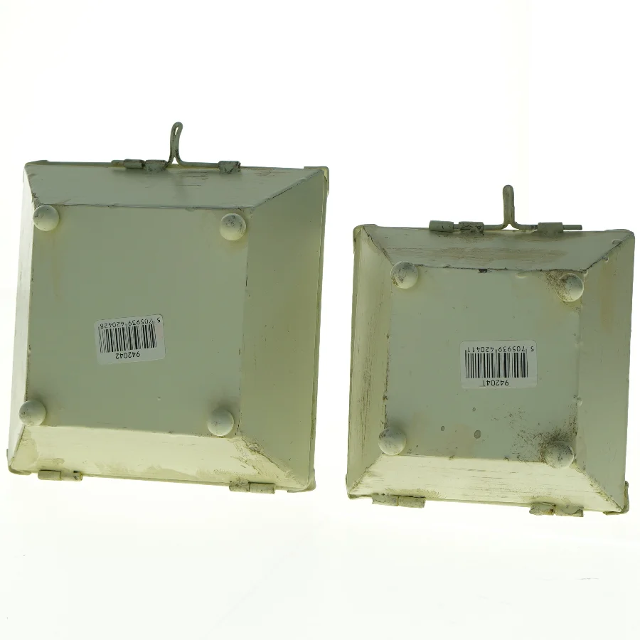 Metal lanterner (str. 41 x 19 x 19 cm og 35 x 16 x 16 cm)