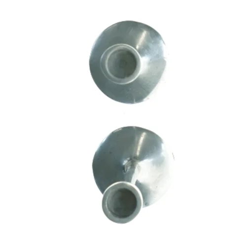 Sølvfarvede lysestager (str. 27 x 8 cm)