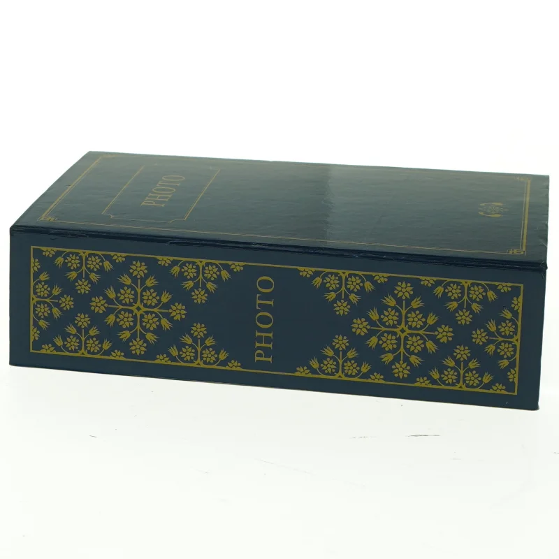 Skjult skrin i fotoalbum (str. 18 x 11,5 x 5 cm)